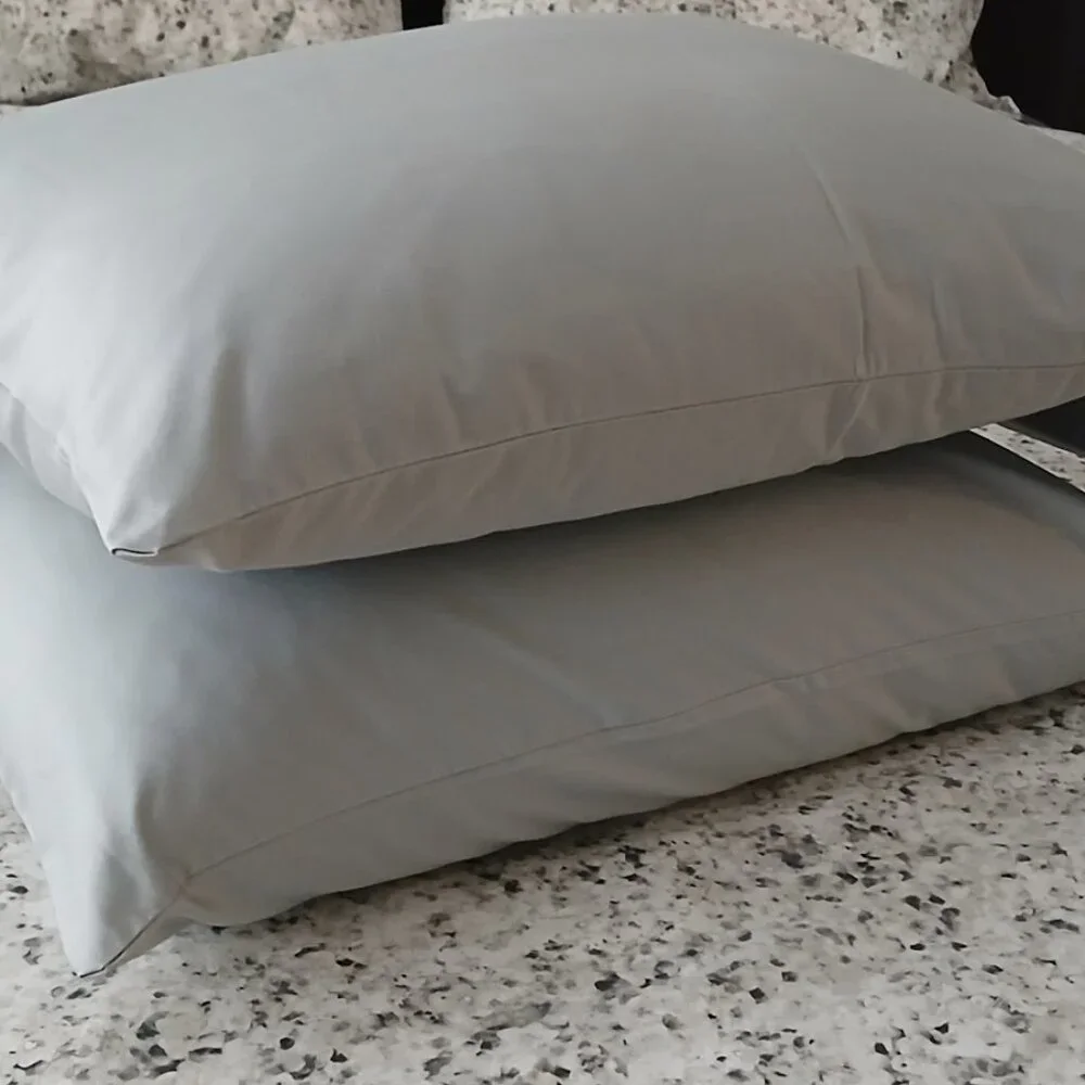 Calvin Klein Home Collection Pillowcases (2) Standard/ Queen